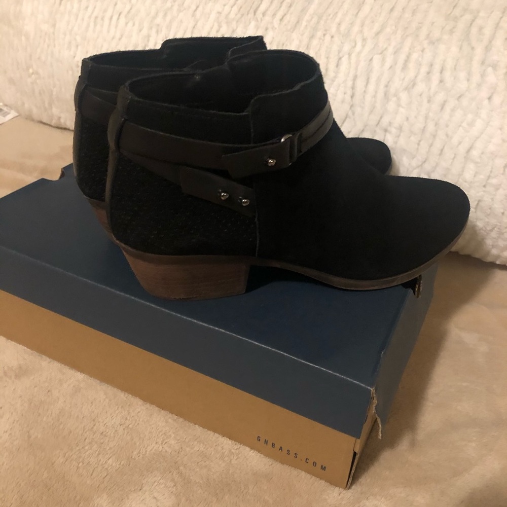 G. H. Bass & Co. Booties - Picture 8 of 8